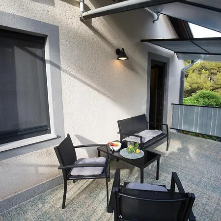 Apartmani Nena I Branko Premantura Exterior foto