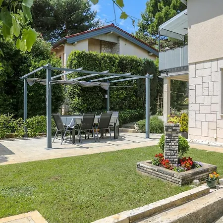 Apartmani Nena I Branko Premantura Exterior foto
