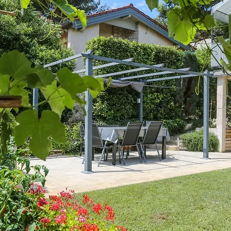 Apartmani Nena I Branko Premantura Exterior foto
