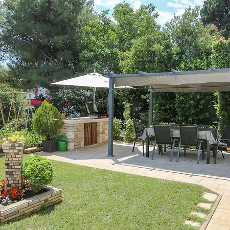Apartmani Nena I Branko Premantura Exterior foto